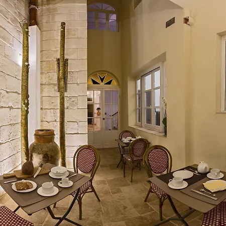 فندق مبيت وإفطار The Snop House 4*