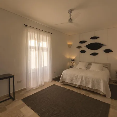 The Snop House Bed & Breakfast 4*