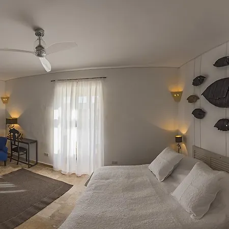 The Snop House Bed & Breakfast 4*