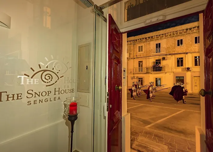 The Snop House Bed & Breakfast 4*