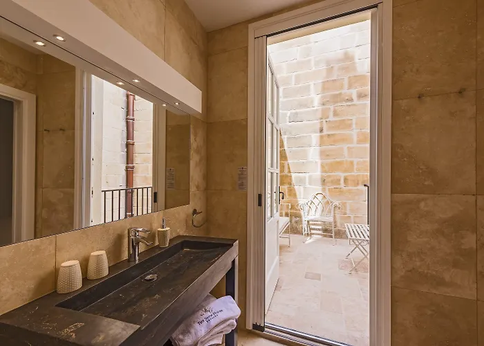 The Snop House Bed & Breakfast Senglea