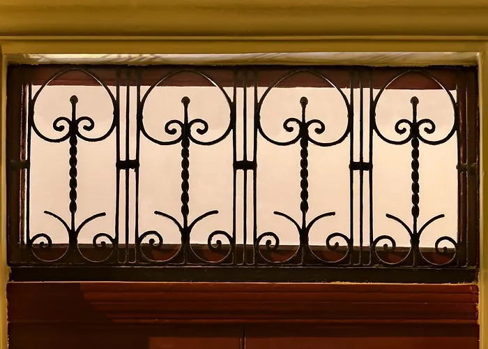 The Snop House Bed & Breakfast 4*