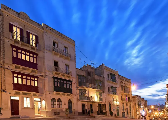 The Snop House Bed & Breakfast 4*